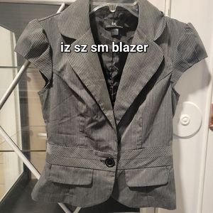 Iz Fitted Blazer